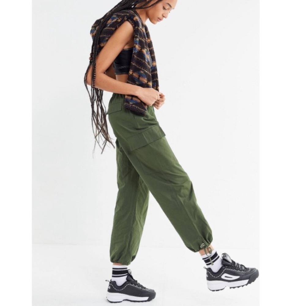 Uo Lara green cargo joggers